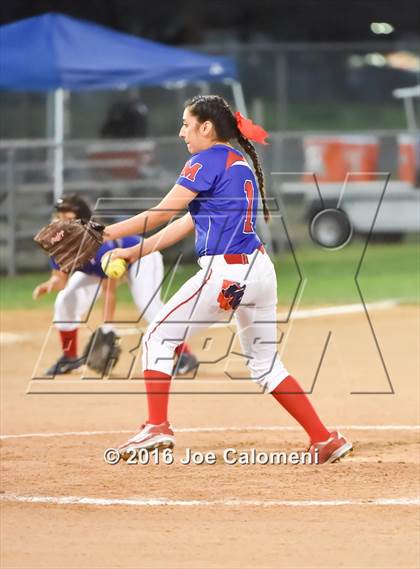 Thumbnail 2 in San Antonio Memorial vs McCollum (South San Tournament) photogallery.