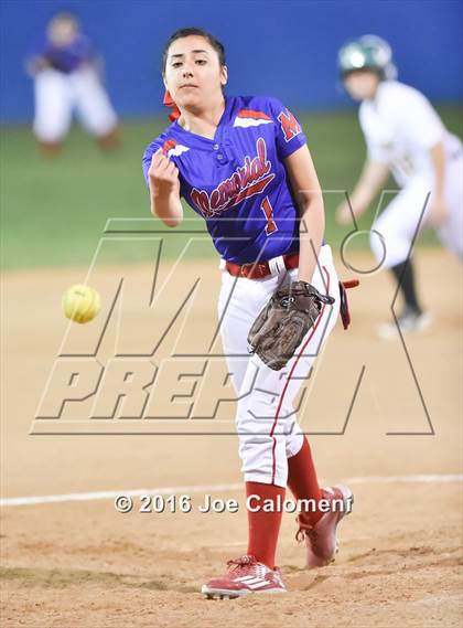 Thumbnail 1 in San Antonio Memorial vs McCollum (South San Tournament) photogallery.
