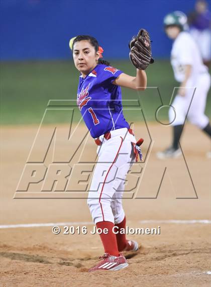 Thumbnail 3 in San Antonio Memorial vs McCollum (South San Tournament) photogallery.