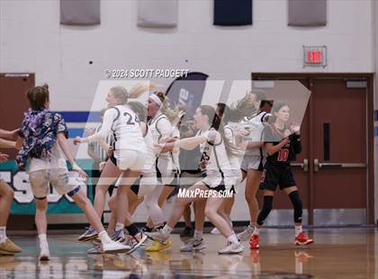 Thumbnail 3 in Santa Fe Christian vs. Escondido Charter (CIF SDS D4 Final) photogallery.