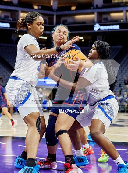 Thumbnail 3 in Montgomery vs Oakland (CIF State D5 Final) photogallery.
