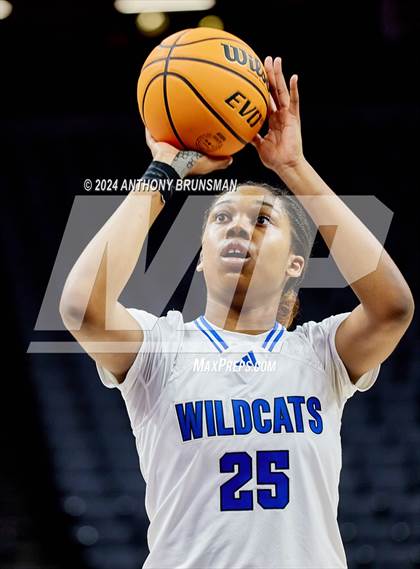 Thumbnail 2 in Montgomery vs Oakland (CIF State D5 Final) photogallery.