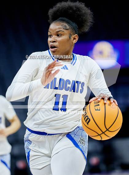 Thumbnail 1 in Montgomery vs Oakland (CIF State D5 Final) photogallery.