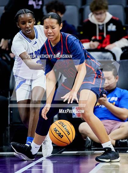 Thumbnail 2 in Montgomery vs Oakland (CIF State D5 Final) photogallery.