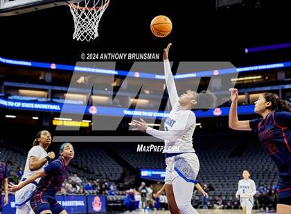 Thumbnail 3 in Montgomery vs Oakland (CIF State D5 Final) photogallery.