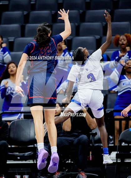 Thumbnail 1 in Montgomery vs Oakland (CIF State D5 Final) photogallery.
