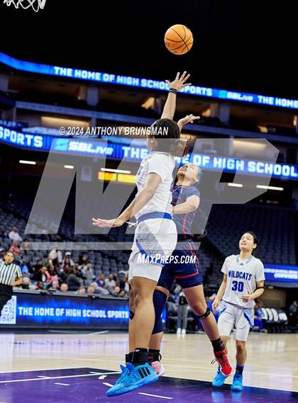 Thumbnail 3 in Montgomery vs Oakland (CIF State D5 Final) photogallery.