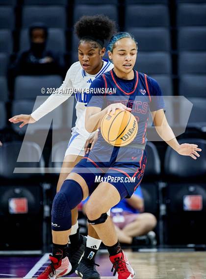 Thumbnail 3 in Montgomery vs Oakland (CIF State D5 Final) photogallery.