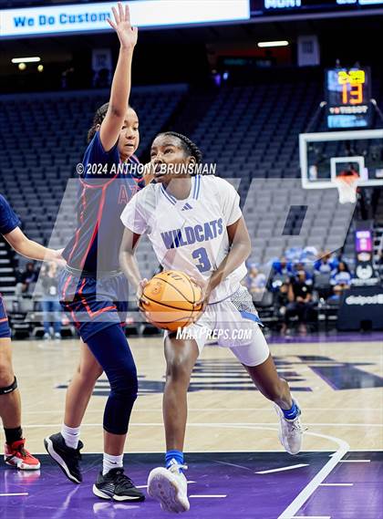 Thumbnail 2 in Montgomery vs Oakland (CIF State D5 Final) photogallery.