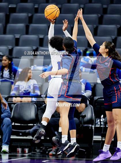 Thumbnail 2 in Montgomery vs Oakland (CIF State D5 Final) photogallery.