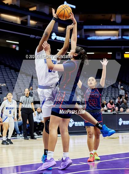 Thumbnail 2 in Montgomery vs Oakland (CIF State D5 Final) photogallery.