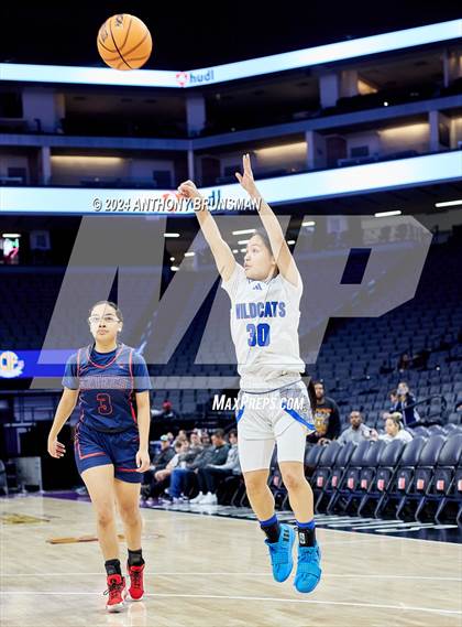 Thumbnail 2 in Montgomery vs Oakland (CIF State D5 Final) photogallery.