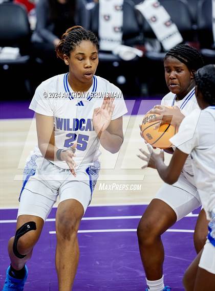 Thumbnail 1 in Montgomery vs Oakland (CIF State D5 Final) photogallery.