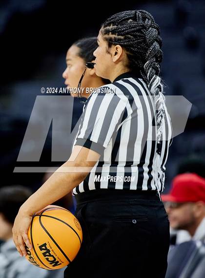Thumbnail 2 in Montgomery vs Oakland (CIF State D5 Final) photogallery.