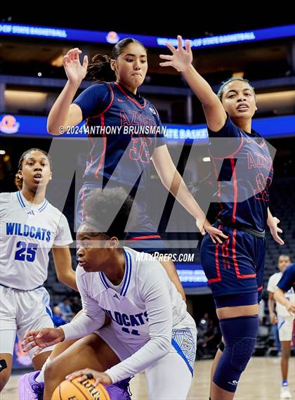 Thumbnail 2 in Montgomery vs Oakland (CIF State D5 Final) photogallery.
