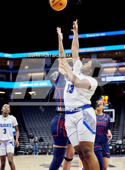 Thumbnail 1 in Montgomery vs Oakland (CIF State D5 Final) photogallery.