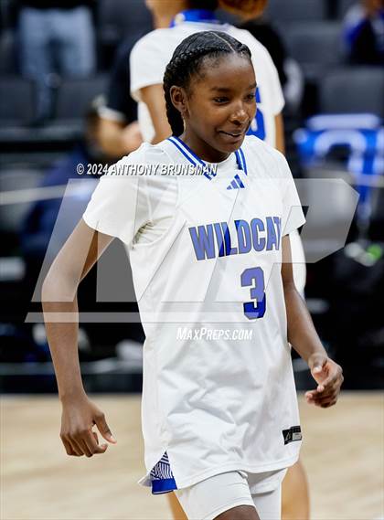 Thumbnail 3 in Montgomery vs Oakland (CIF State D5 Final) photogallery.