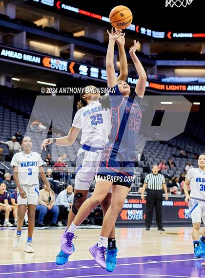 Thumbnail 2 in Montgomery vs Oakland (CIF State D5 Final) photogallery.