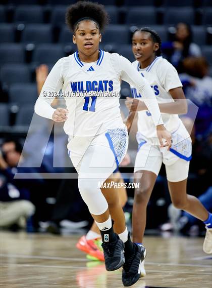 Thumbnail 2 in Montgomery vs Oakland (CIF State D5 Final) photogallery.
