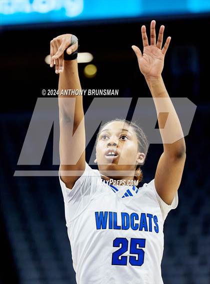 Thumbnail 3 in Montgomery vs Oakland (CIF State D5 Final) photogallery.