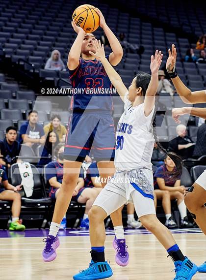 Thumbnail 2 in Montgomery vs Oakland (CIF State D5 Final) photogallery.