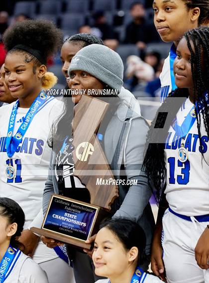 Thumbnail 1 in Montgomery vs Oakland (CIF State D5 Final) photogallery.