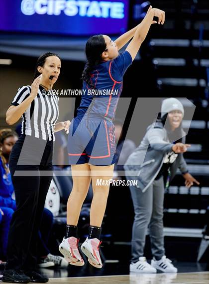 Thumbnail 3 in Montgomery vs Oakland (CIF State D5 Final) photogallery.