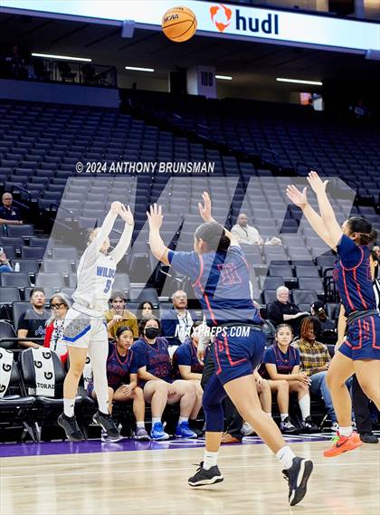 Thumbnail 3 in Montgomery vs Oakland (CIF State D5 Final) photogallery.
