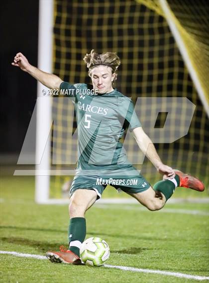 Thumbnail 1 in Fowler @ Garces Memorial photogallery.