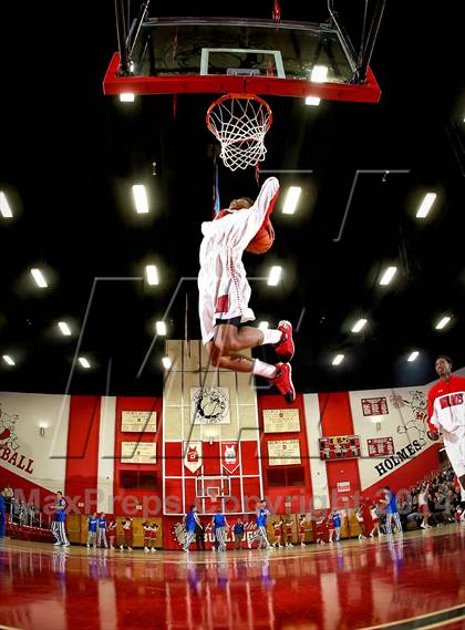 Thumbnail 2 in Covington Catholic @ Holmes photogallery.