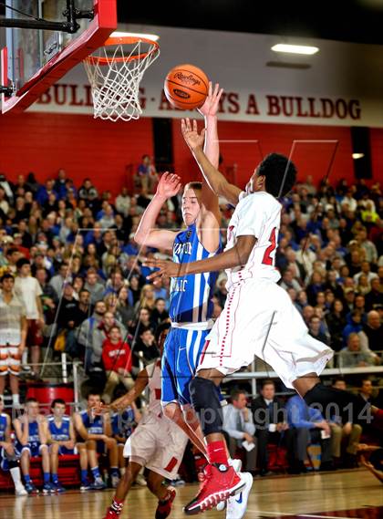 Thumbnail 3 in Covington Catholic @ Holmes photogallery.