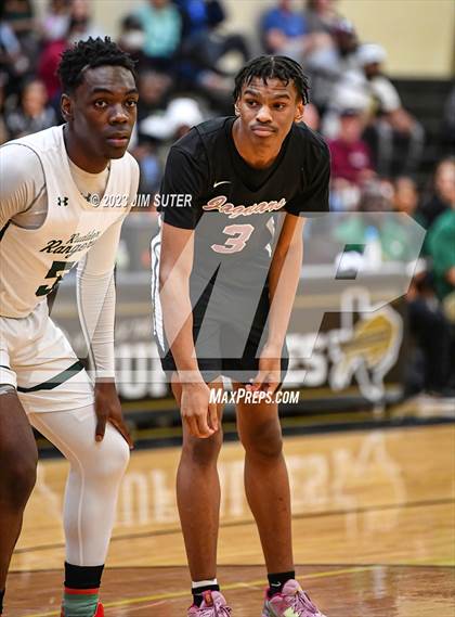 Thumbnail 2 in Rudder vs LBJ Austin (UIL 5A Reg III Area Playoff) photogallery.
