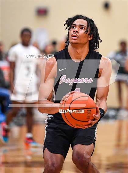 Thumbnail 2 in Rudder vs LBJ Austin (UIL 5A Reg III Area Playoff) photogallery.