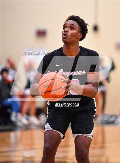 Thumbnail 2 in Rudder vs LBJ Austin (UIL 5A Reg III Area Playoff) photogallery.