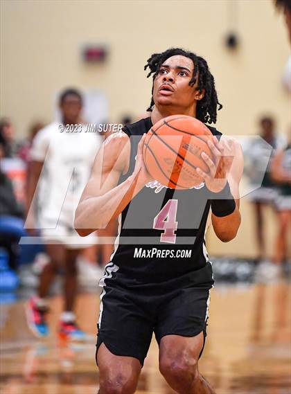 Thumbnail 3 in Rudder vs LBJ Austin (UIL 5A Reg III Area Playoff) photogallery.