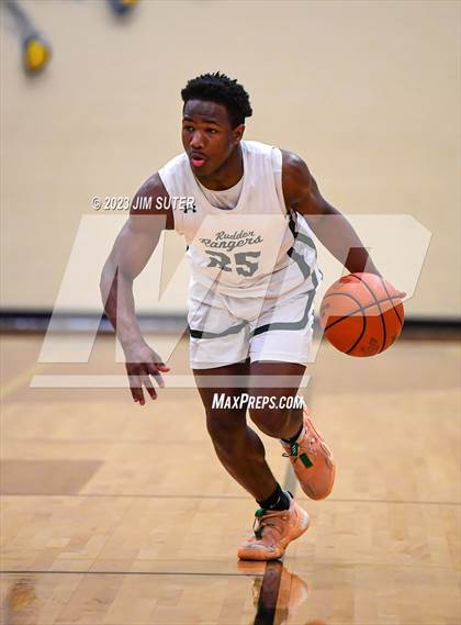 Thumbnail 3 in Rudder vs LBJ Austin (UIL 5A Reg III Area Playoff) photogallery.