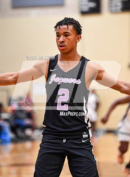 Thumbnail 1 in Rudder vs LBJ Austin (UIL 5A Reg III Area Playoff) photogallery.