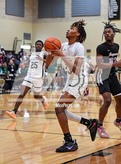 Thumbnail 1 in Rudder vs LBJ Austin (UIL 5A Reg III Area Playoff) photogallery.