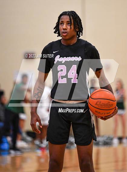 Thumbnail 1 in Rudder vs LBJ Austin (UIL 5A Reg III Area Playoff) photogallery.