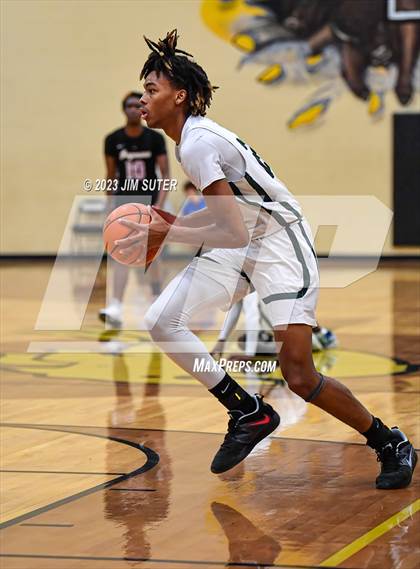 Thumbnail 1 in Rudder vs LBJ Austin (UIL 5A Reg III Area Playoff) photogallery.