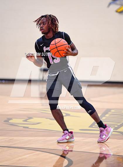 Thumbnail 2 in Rudder vs LBJ Austin (UIL 5A Reg III Area Playoff) photogallery.
