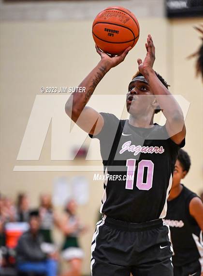 Thumbnail 2 in Rudder vs LBJ Austin (UIL 5A Reg III Area Playoff) photogallery.