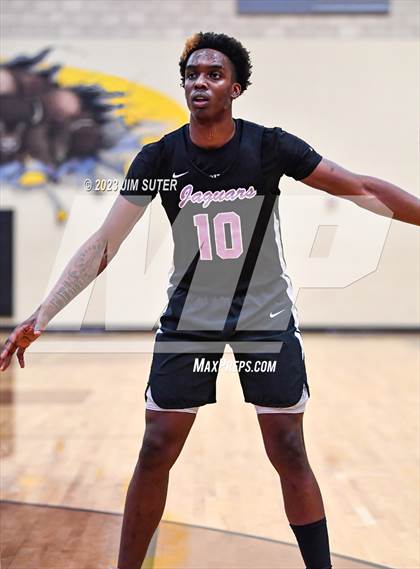 Thumbnail 1 in Rudder vs LBJ Austin (UIL 5A Reg III Area Playoff) photogallery.