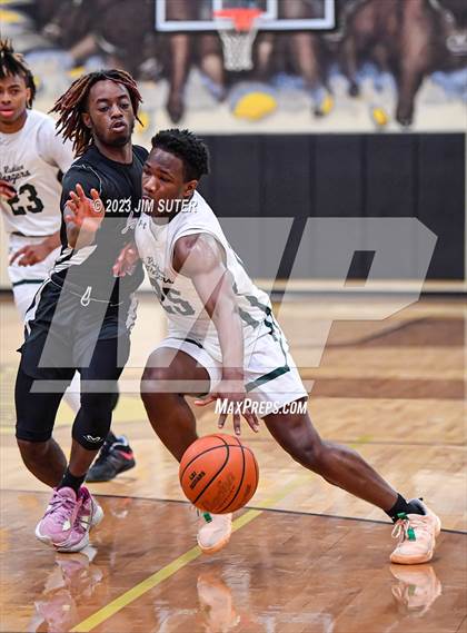 Thumbnail 2 in Rudder vs LBJ Austin (UIL 5A Reg III Area Playoff) photogallery.