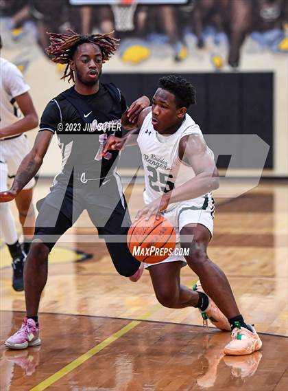 Thumbnail 1 in Rudder vs LBJ Austin (UIL 5A Reg III Area Playoff) photogallery.