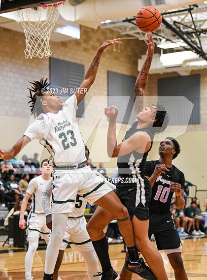 Thumbnail 1 in Rudder vs LBJ Austin (UIL 5A Reg III Area Playoff) photogallery.