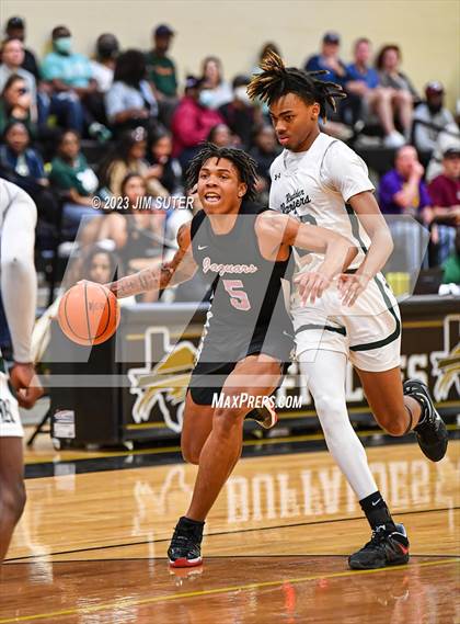 Thumbnail 3 in Rudder vs LBJ Austin (UIL 5A Reg III Area Playoff) photogallery.