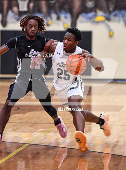 Thumbnail 3 in Rudder vs LBJ Austin (UIL 5A Reg III Area Playoff) photogallery.