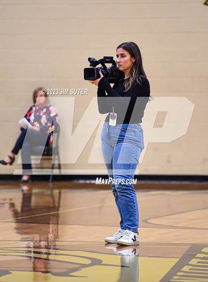 Thumbnail 2 in Rudder vs LBJ Austin (UIL 5A Reg III Area Playoff) photogallery.