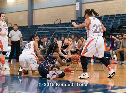 Thumbnail 2 in Roosevelt vs. Burbank (SAISD Tournament) photogallery.